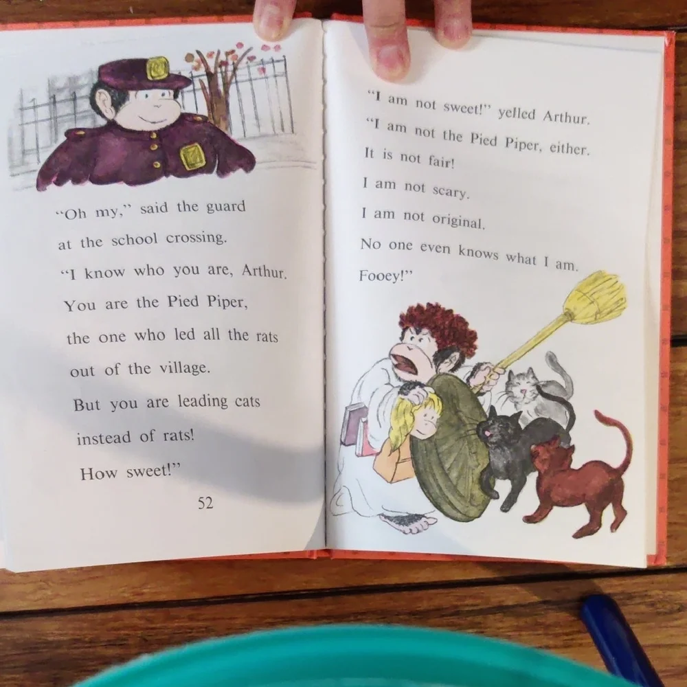 Vintage Reprint Arthur’s Halloween Costume Hardcover Book -Lillian Hoban 80s